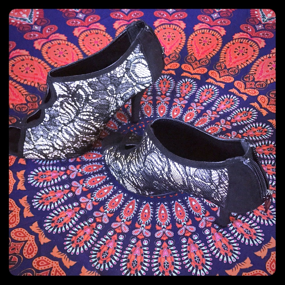 High heeled dress shoes